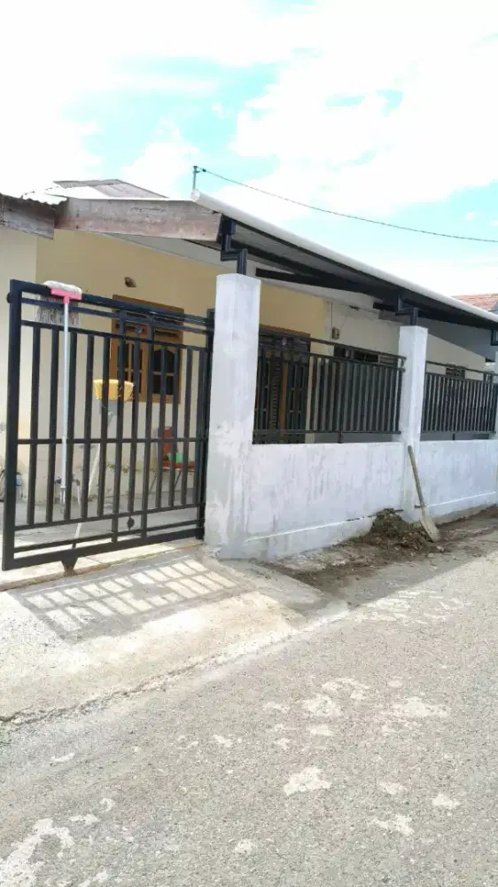 Disewakan  RUMAH