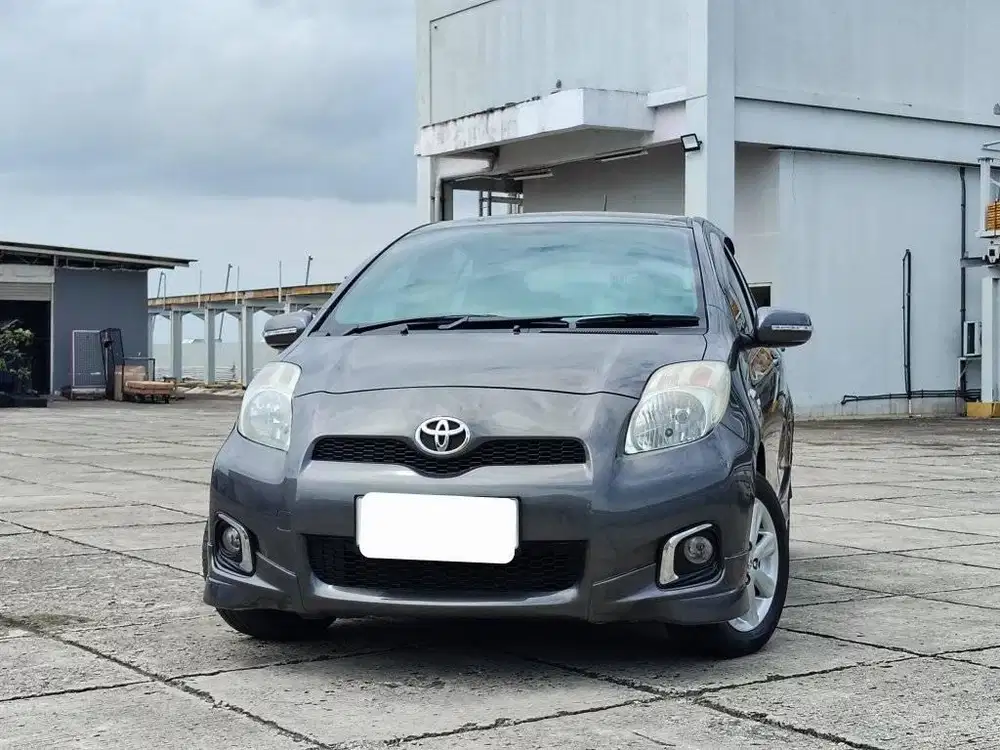 DP 15JT TOYOTA YARIS E AT MATIC AUTOMATIC 2013 SIAP PAKAI