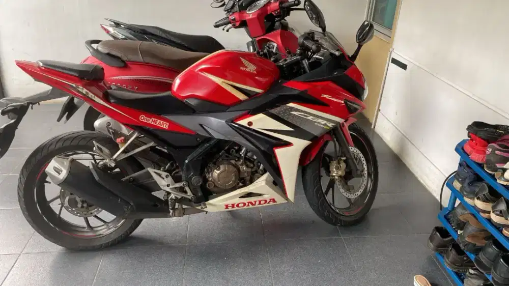 DIJUAL CEPAT  MOTOR CB 150R