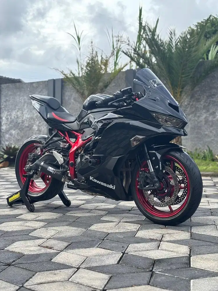 Kawasaki ZX 25R ABS QS 2021 Hitam Modif Hedon Koko Motor