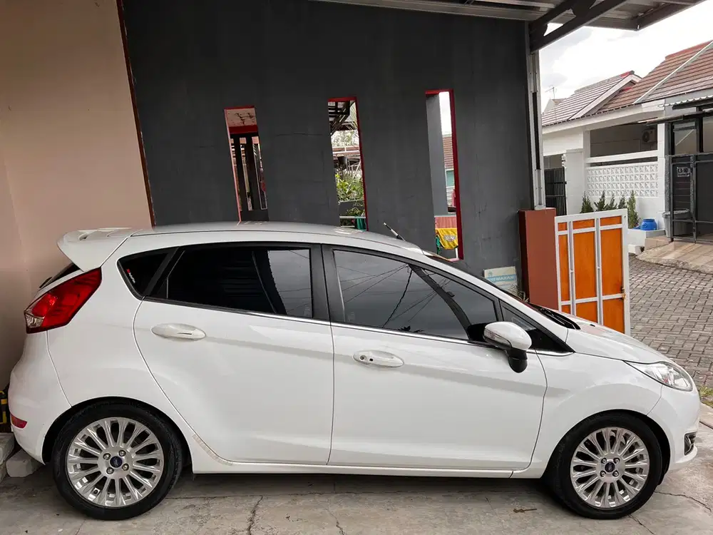 Ford Fiesta 2014 pemakaian 2015