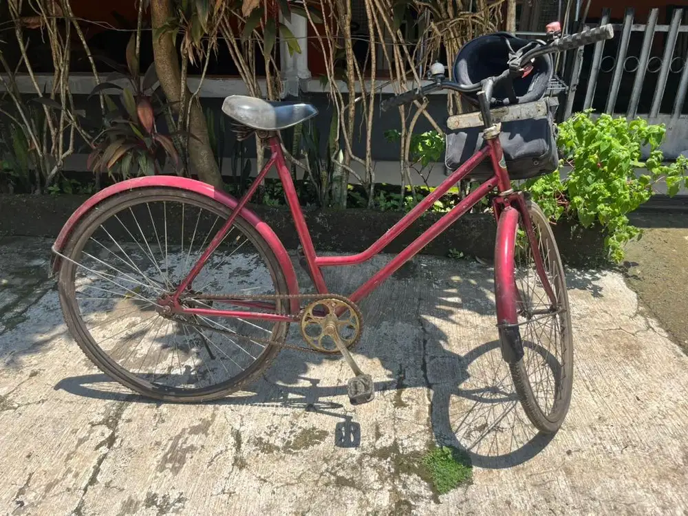 Sepeda Klasik Jadul Santai City Bike Merah