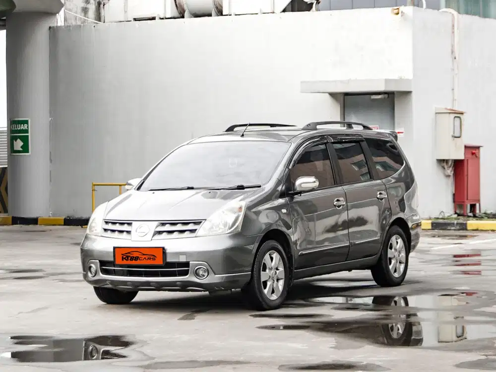 Nissan Grand livina 1.5 XV AT 2010