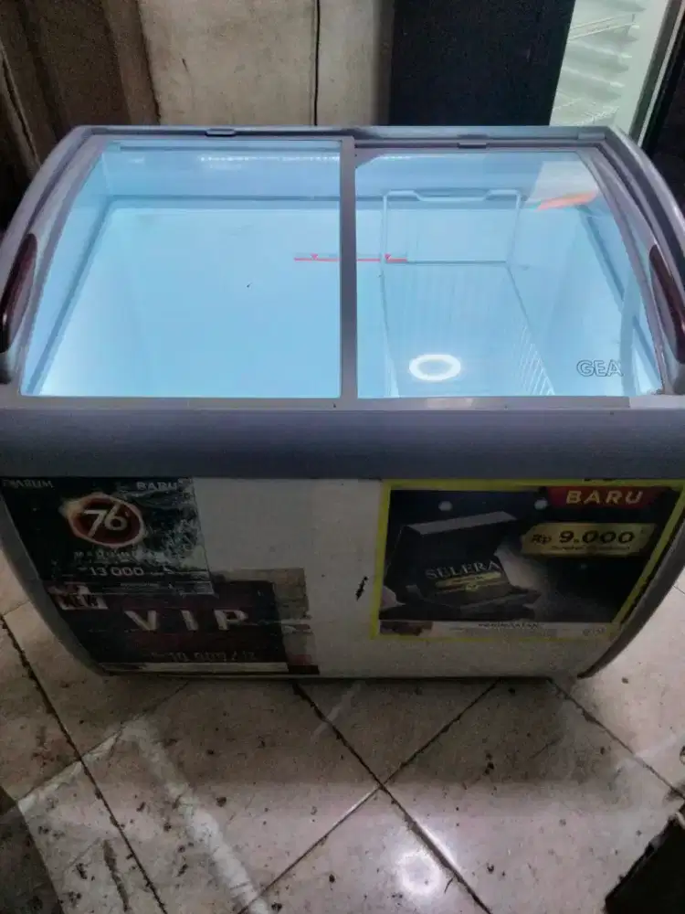 FREZER KACA 250LITER ( GEA )