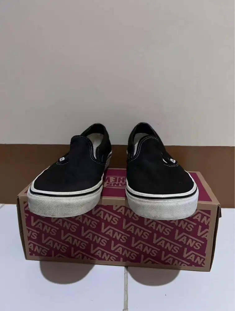 Sepatu Vans Size / Ukuran 42, Box