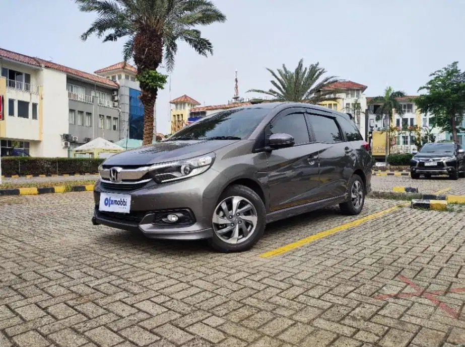 TDP 7,JT, Honda Mobilio 1.5 E Bensin-MT Abu-Abu 2020