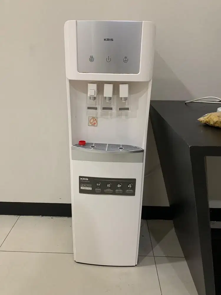 Dispenser panas dingin Merek kris