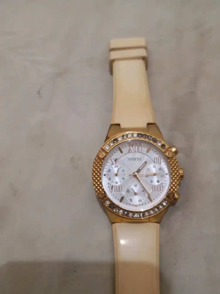 Jam tangan guess