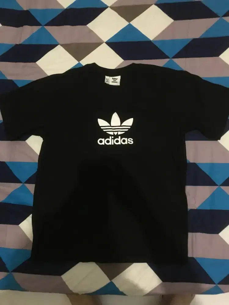 Kaos Adidas UK m