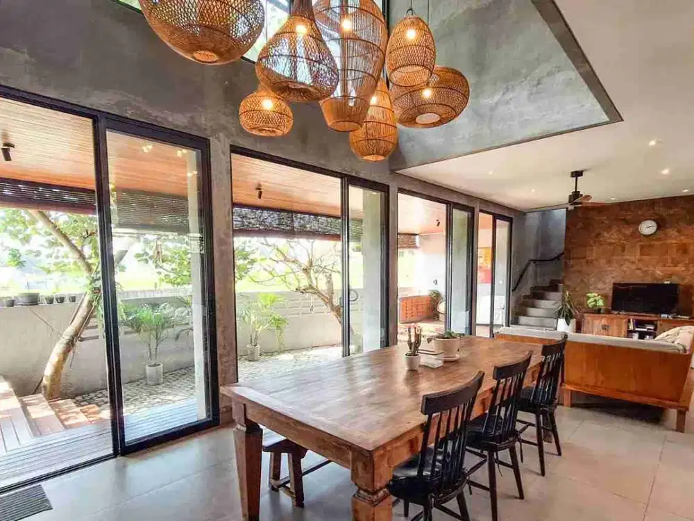 villa 2 lantai modern view sawah tumbak bayuh bali