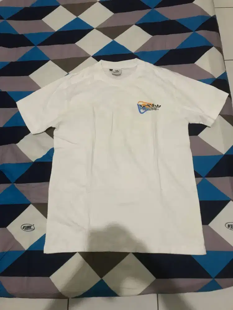 Kaos Adidas UK m