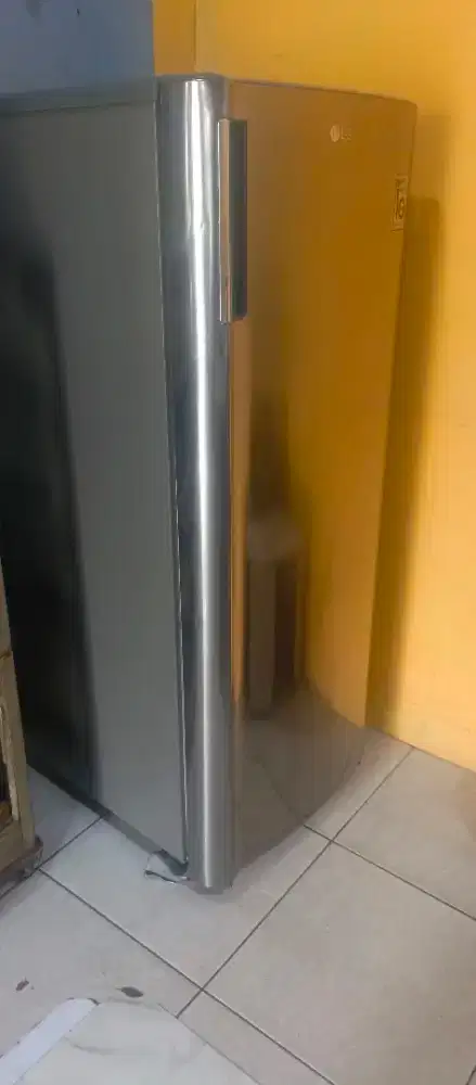 Freezer LG Rak 6 Smart Inverter Beku Cepat Hemat Listrik