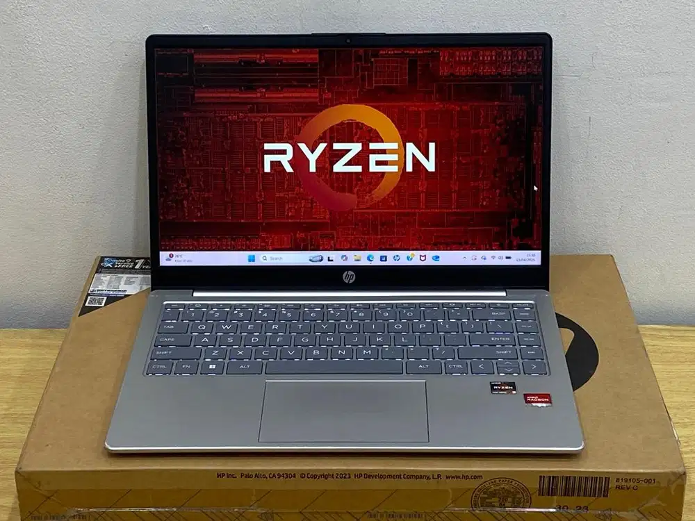 Laptop HP 14-em0xxx Prcessor AMD Ryzen 3 7320U