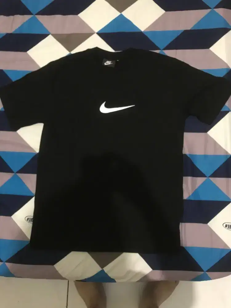 Kaos Nike UK m .