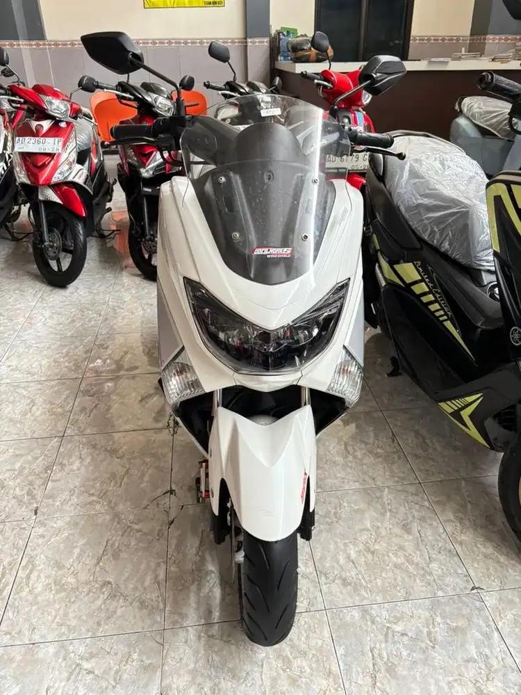 NMAX OLD 2018 PUTIH