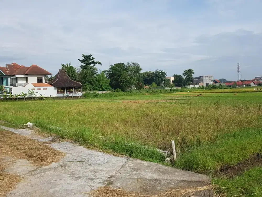 Tanah Jogja Tinggal 2 Kavling Selatan Ambarukmo Plaza