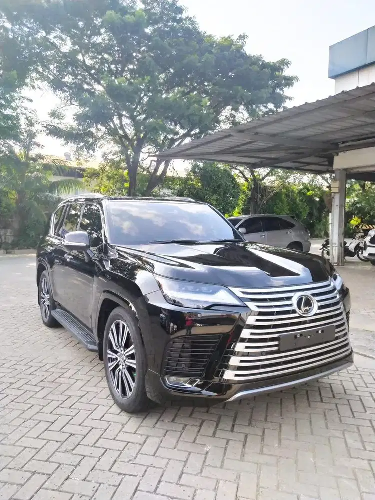 Lexus LX600 7 Seater 2023