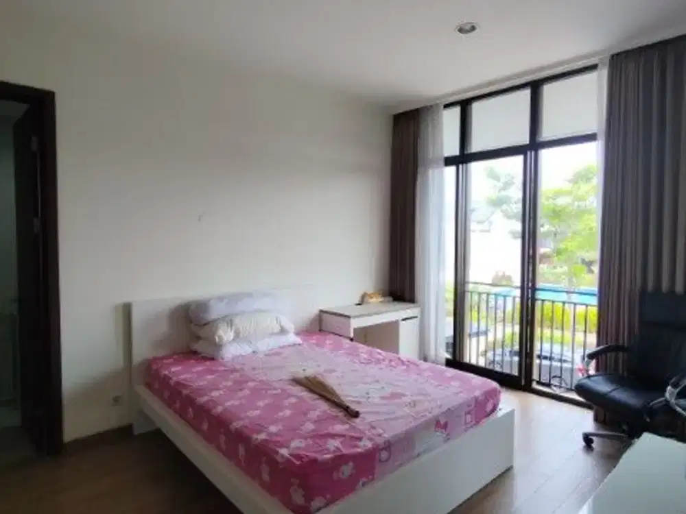 Rumah 2 Lantai Uk 9X15 Semi Furnished di Suvarna Sutera Tangerang 1KA00019
