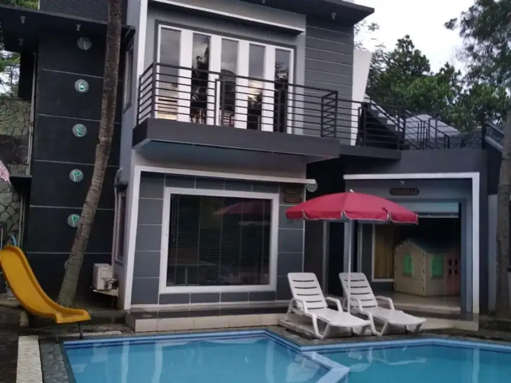 Dijual Ex Rumah Chairul Tanjung di Komplek Deplu Cipadu Jaya Larangan Tangerangex