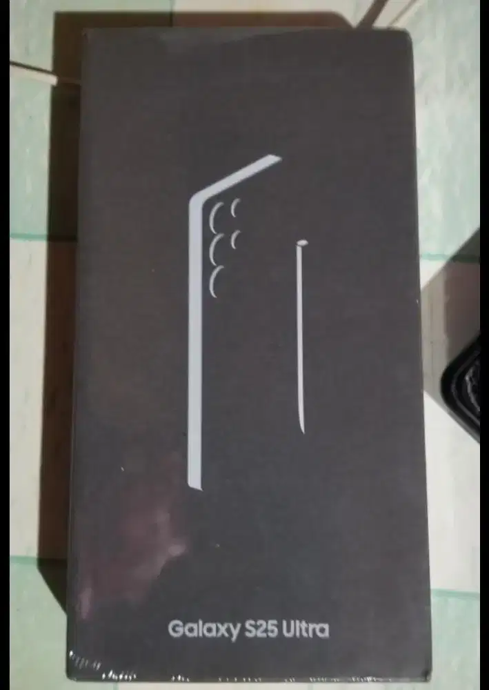 Samsung S25 Ultra like new