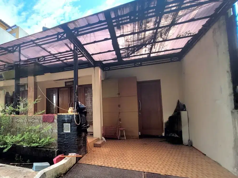 Rumah 5 Kamar Kapasitas Ruang Besar di Graha Bintaro GB-17981