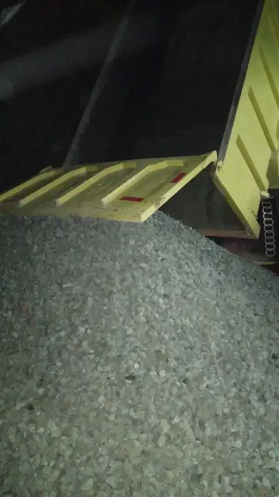 Batu split makadam sirdam limestone abu batu pasir pasang