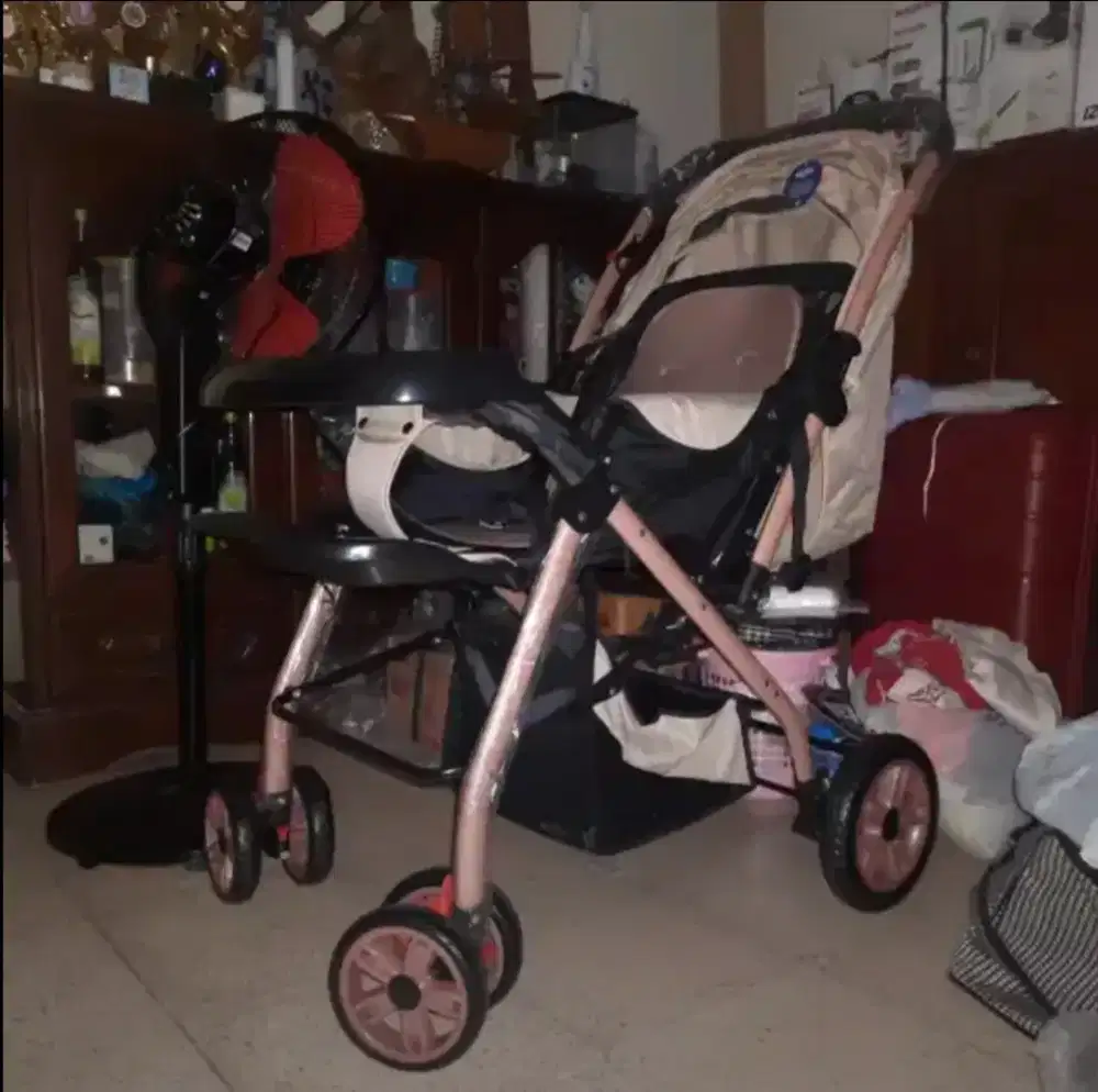 Stroller Merk Space Baby warna beige size XL