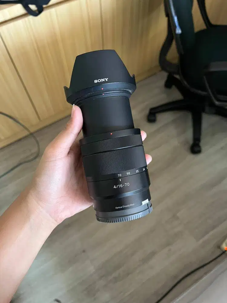 LENSA SONY E 16-70MM F4 ZEISS