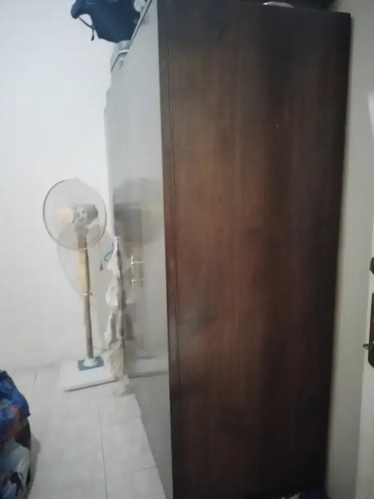 Lemari Baju 3 Pintu