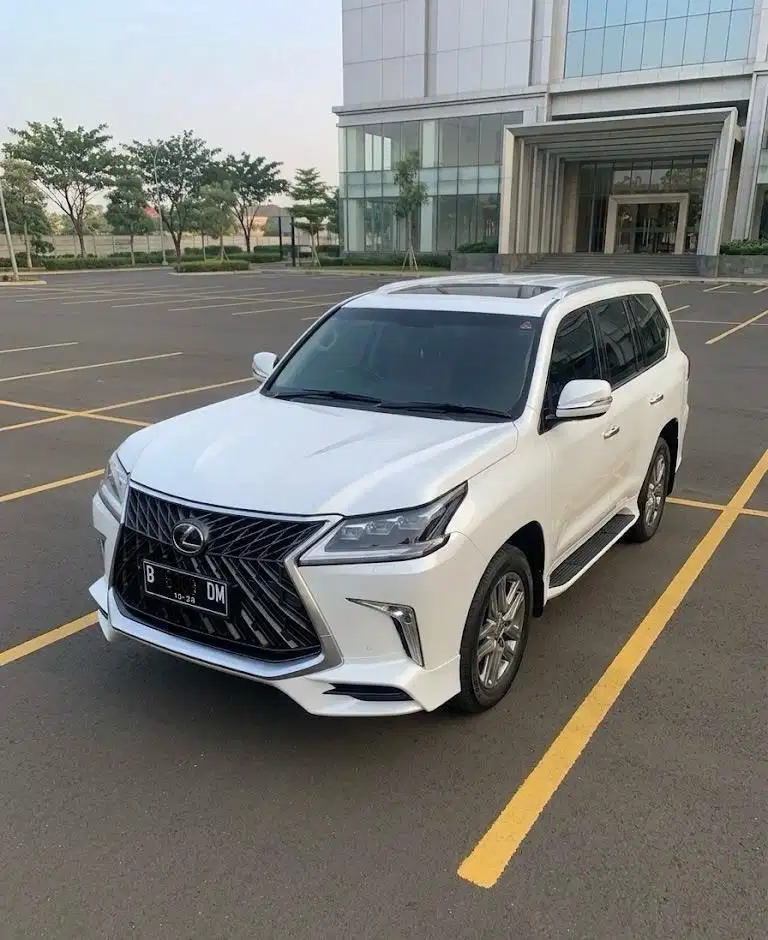 Lexus LX570 tahun 2008 simpanan antik