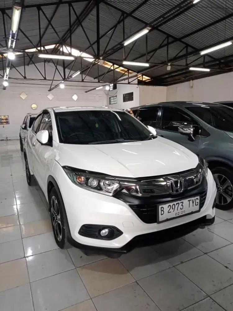 Honda HRV 1.5 E CVT tahun 2018 Putih HR-V Matic AT DP minim 36 juta