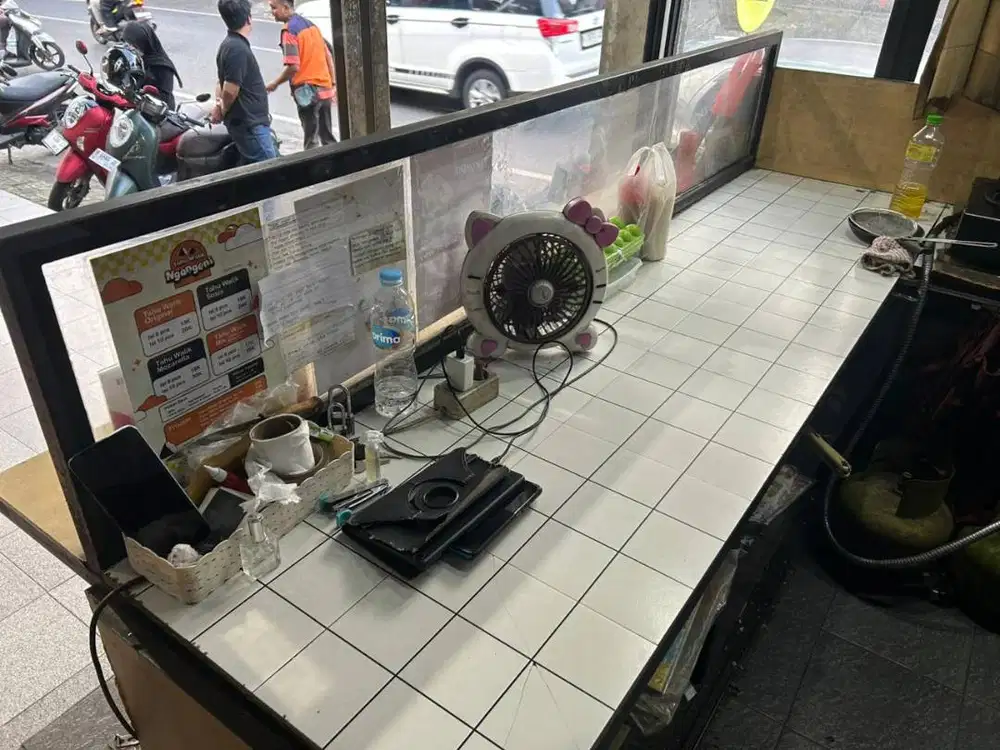 Jual etalase bekas kedai Takoyaki