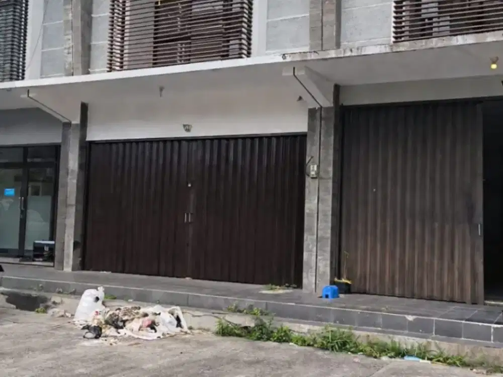 142- DIJUAL RUKO TERAWAT DI JLN UTAMA TAMAN KOPO KATAPANG SIAP MENCARI CUAN, STRATEGIS. UTK SEGALA USAHA, KTR.