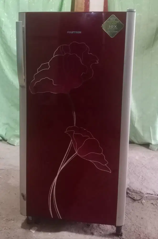 Kulkas 1 pintu POLYTRON (diantar dalam kota Padang saja)