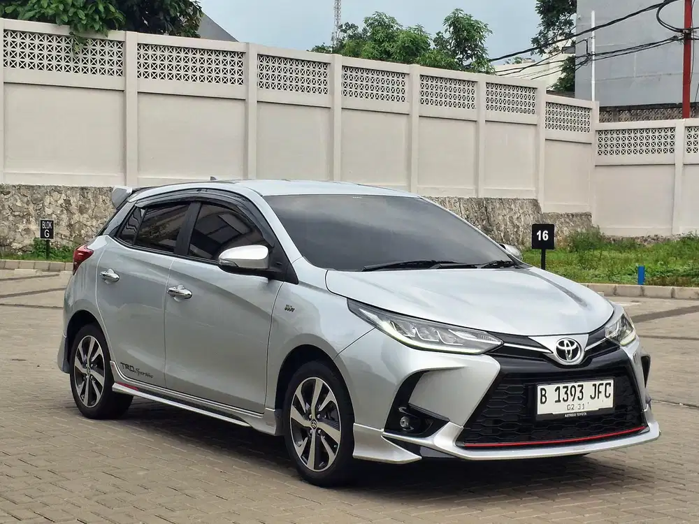 Toyota Yaris S TRD 1.5 At 2021
Warna Silver
Km 27 Rb Service Record