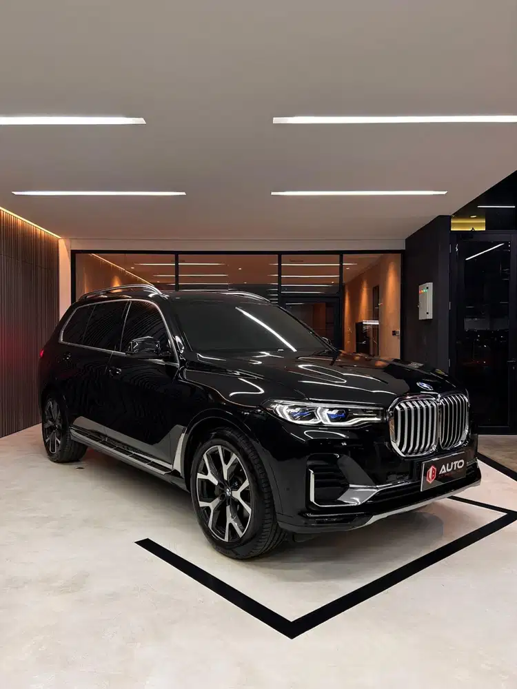 BMW X7 xDrive40i Opulence AT 2022 Hitam B8787BBB Km22rb Nik 2020