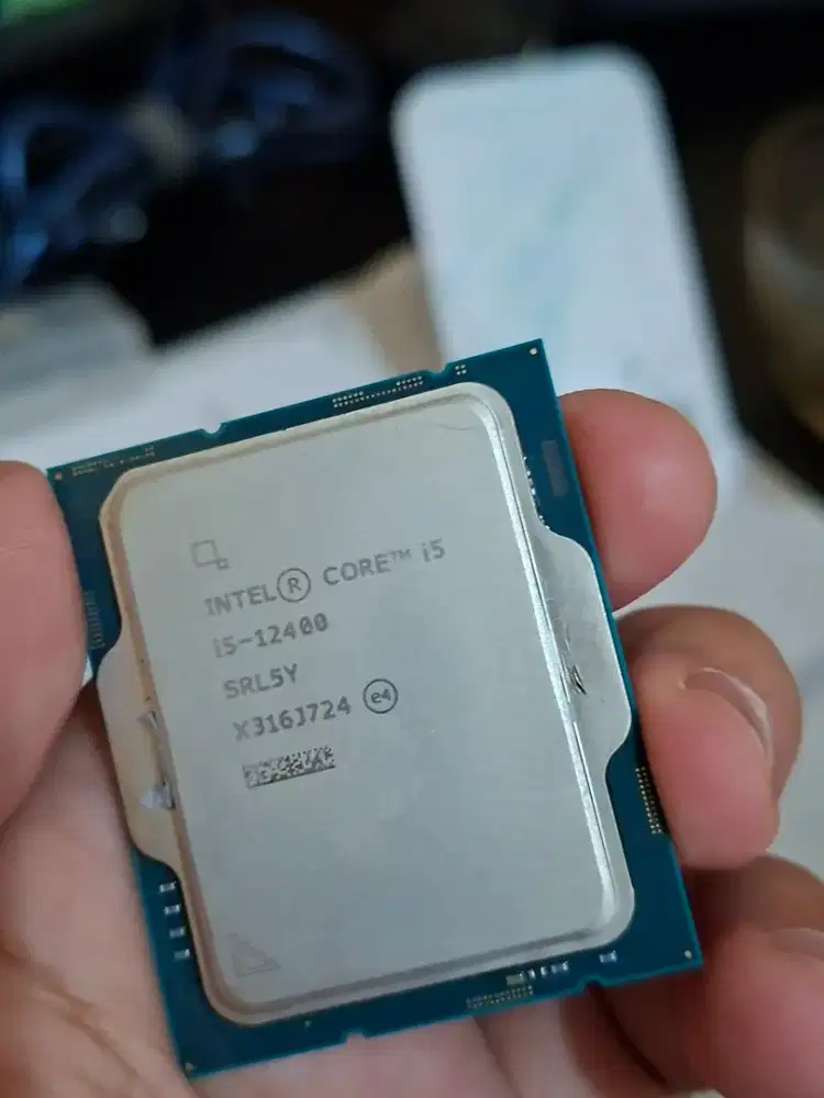 Processor Intel i5-12400 (non F/iGPU)