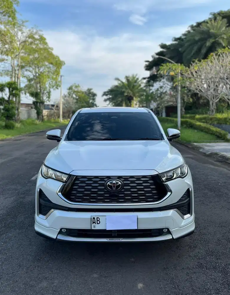 INNOVA ZENIX Q HYBRID MODELISTA 2024