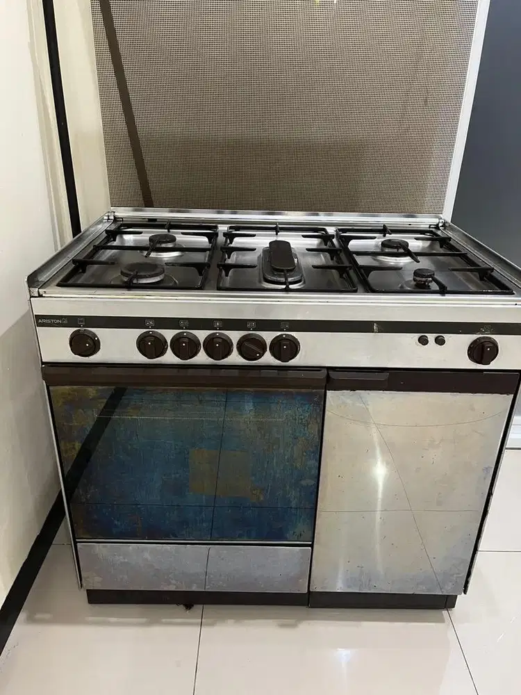 Kompor oven Ariston