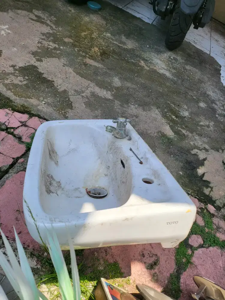 Wastafel TOTO bekas