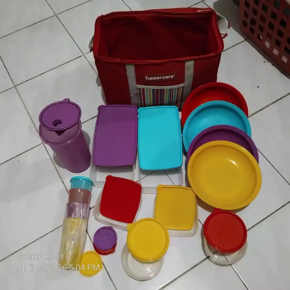 Tuppetware piring plastik