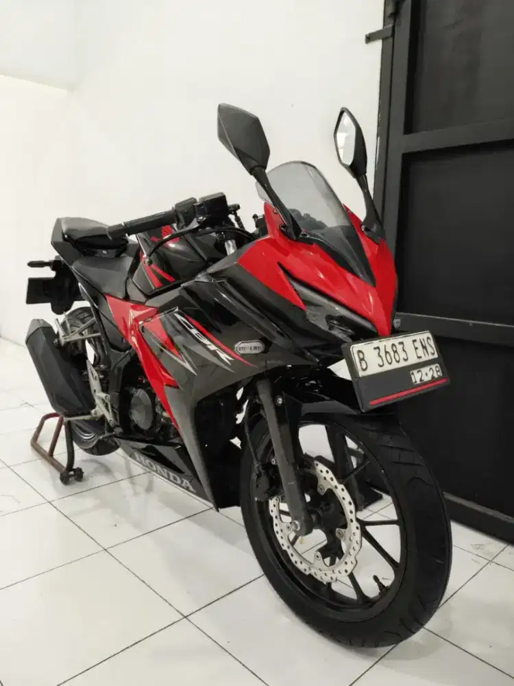 HONDA CBR 150 THN 2018 FUUL ORISINIL