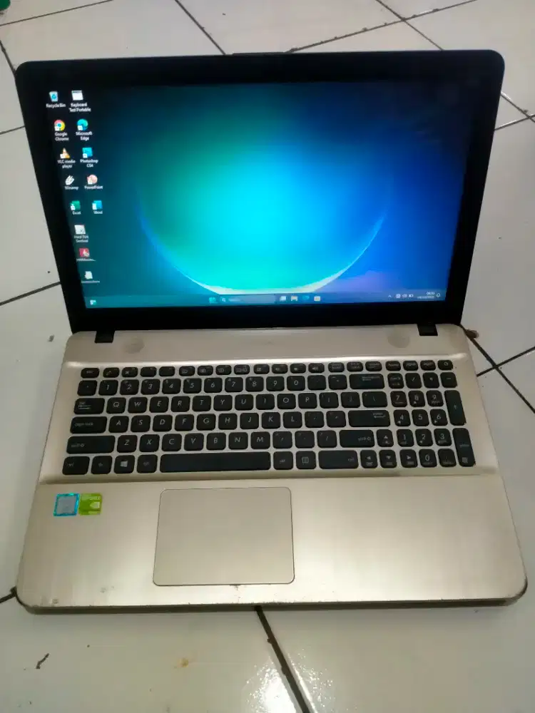 Asus 15inc core i3 DDR4 4Gb/SSD 128Gb+500Gb VGA GeForce (No minus)