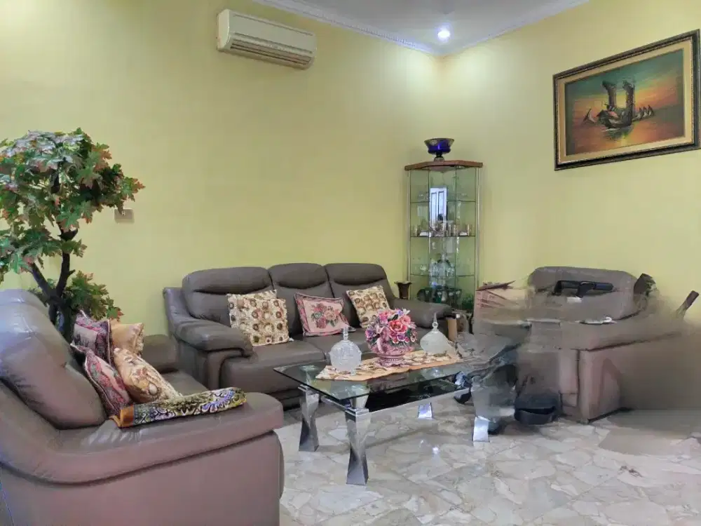 Rumah Full Furnish di Hoek ShM Kayu Putih Jakarta Timur