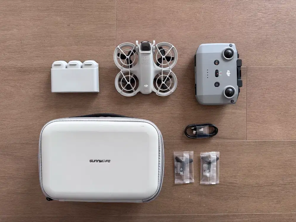 DJI Neo Drone Fly More Combo