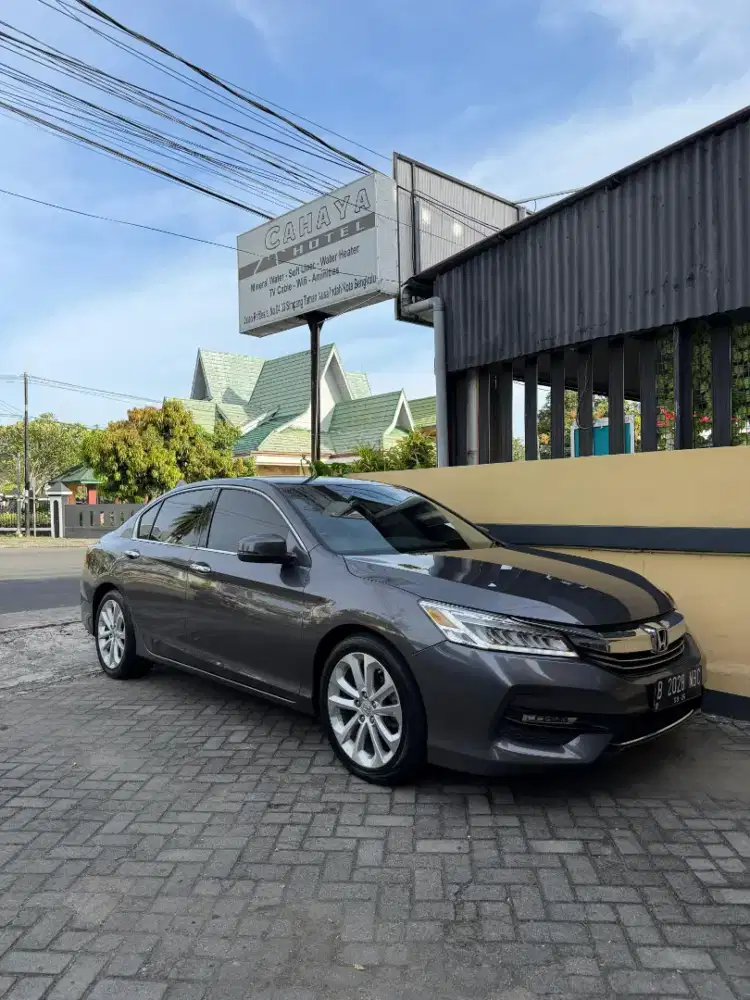 Jual Mobil accord 2016 vtil no minus murah
