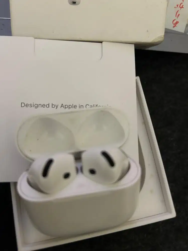 AirPods 4 ANC Original – Kondisi Mulus Ada Baret Casing
