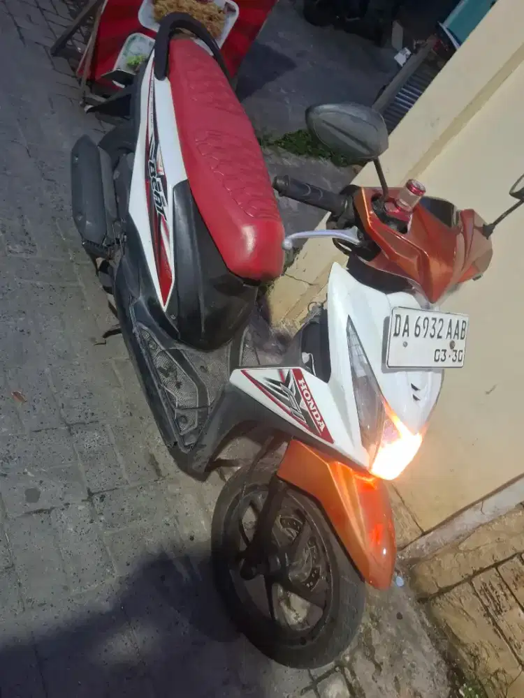 Mesin nyaman klistrikan on ban tebal depan blkng