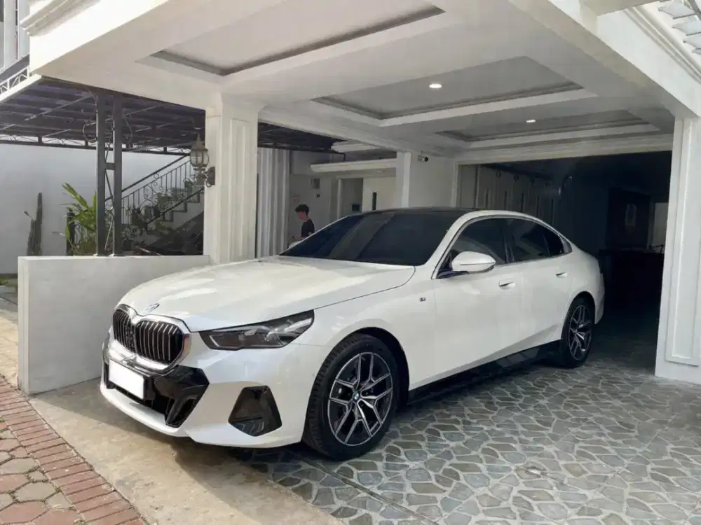 Jual Cepat BU BMW 520i G60 M SPORT ALL NEW NIK 2024 PAJAK 2025 NEGO