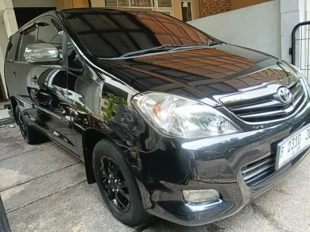 Innova 2011 G luxury matic